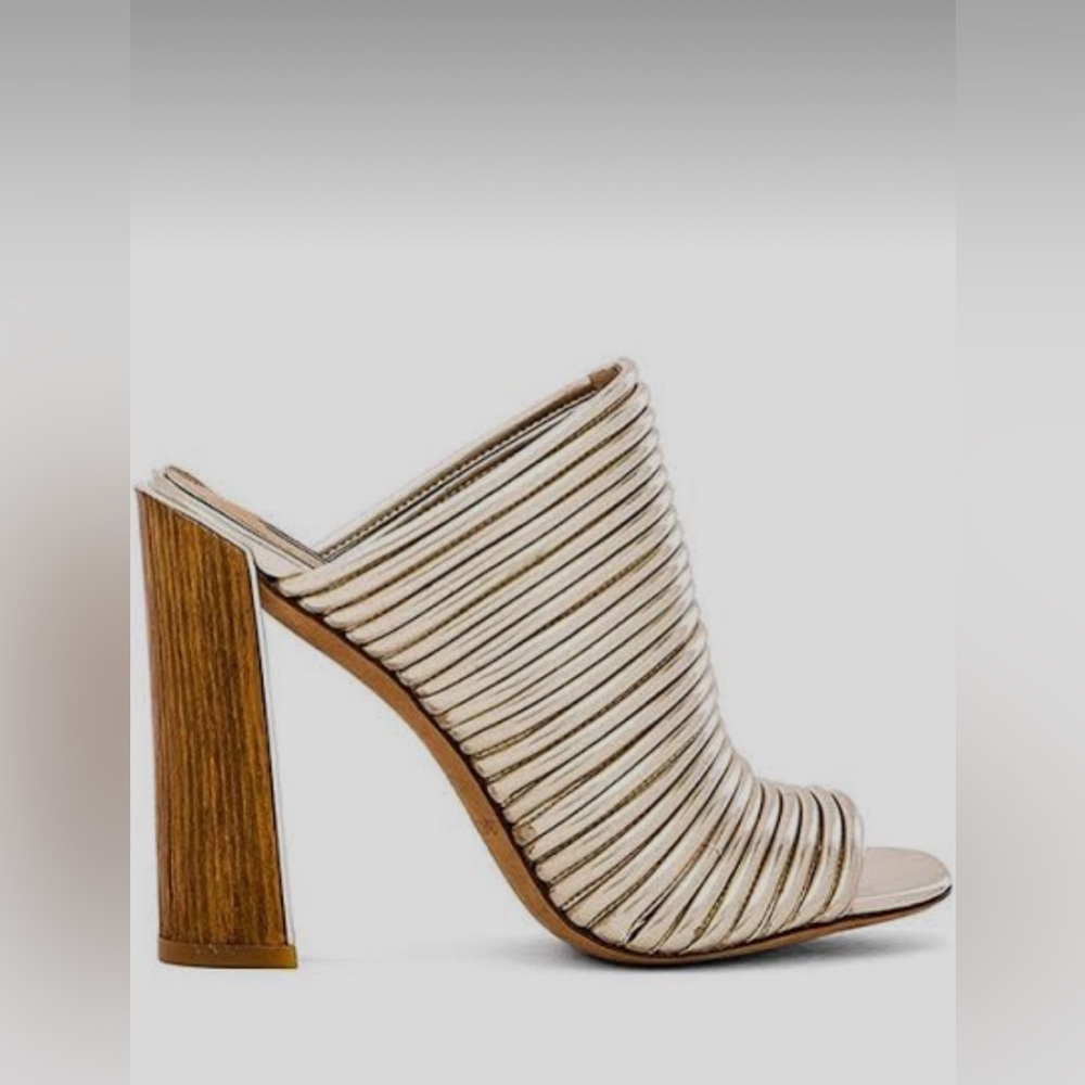 NWOT Metallic Gold Seneca Heel from Revolve